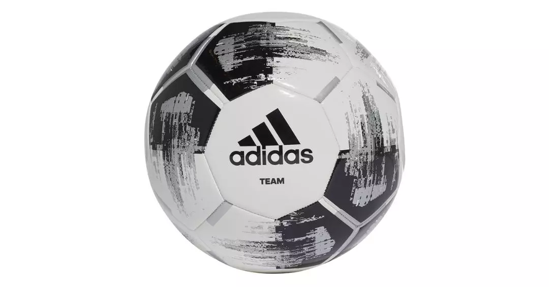 Piłki Adidas w promocyjnej cenie