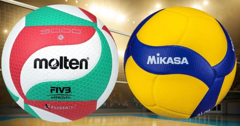 Piłki do siatkówki na hali