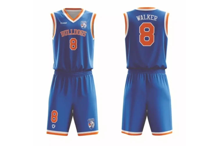 Strój koszykarski uczniów LO im. św. Marii Magdaleny w Poznaniu w kolorze niebieskim