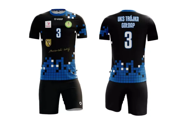 Strój siatkarski męski dla zawodnika UKS Trójka Gołdap w kolorze czarno-niebieskim