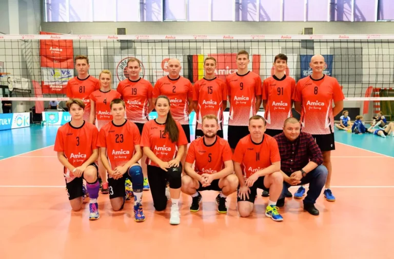 Stroje siatkarskie Fire dla męskiej drużyny